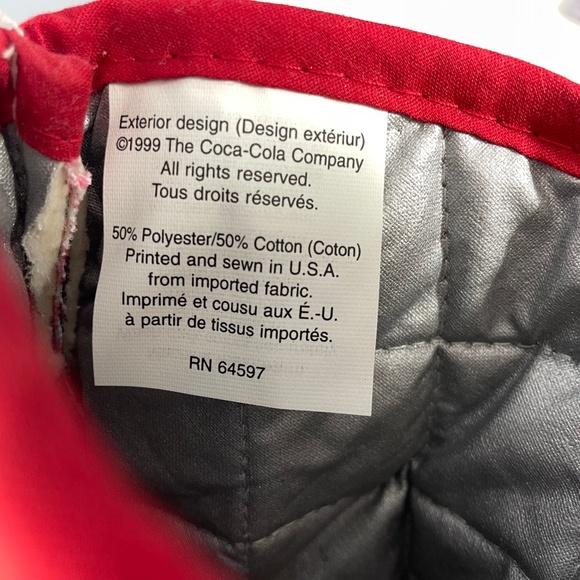 COCA COLA Matching Kitchen Towel (15" x 25") and Oven Mitt Delicious Refreshing - Picture 5 of 10